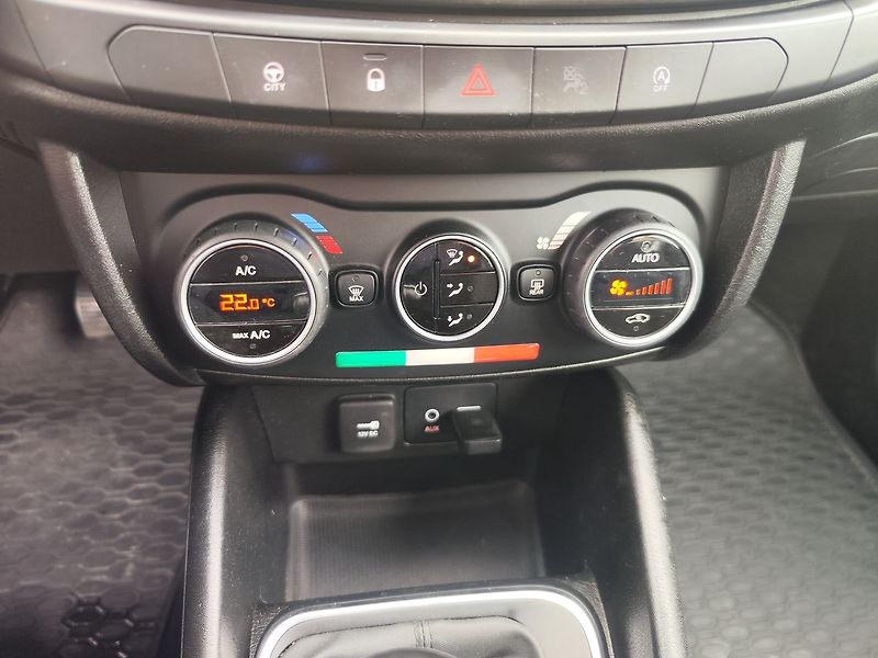 Fiat Tipo 1.6 MultiJet/88kW Lounge - fotka 16 z 24