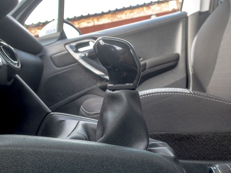 Peugeot 208 (2016) ČR 1.6HDI 55KW – PO SERVISU - fotka 16 z 38