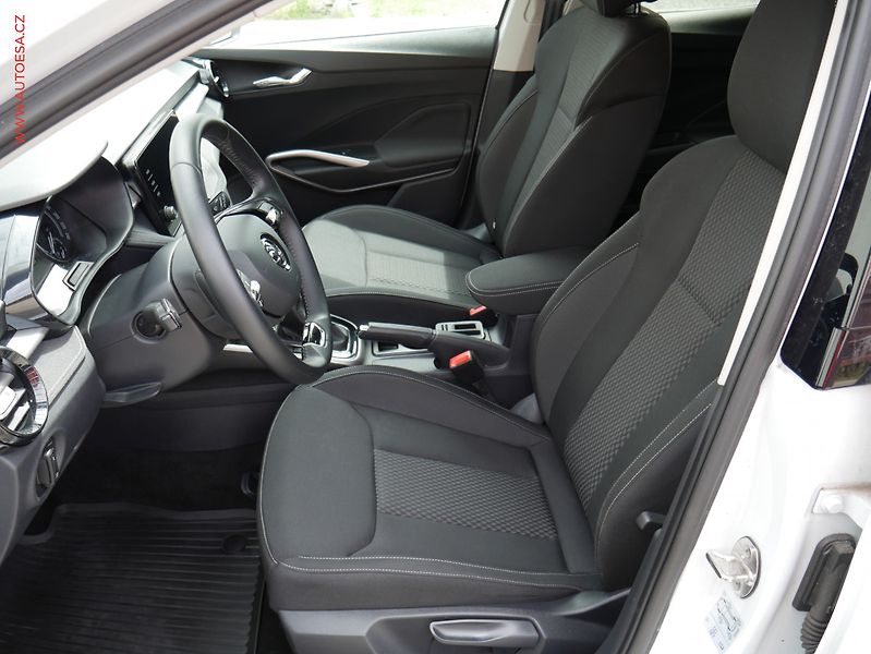 Škoda Fabia (2022) 1.0 TSI, 1.maj,ČR, Style, LED - fotka 9 z 20