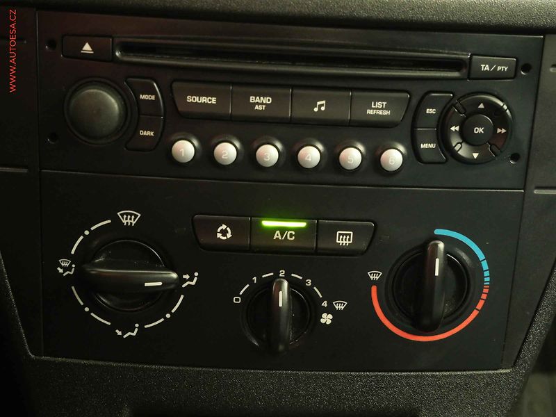 Citroën C4 (2007) 1.6i, ČR, AC, temp - fotka 19 z 22