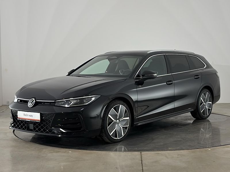 Volkswagen Passat R-Line People DSG - fotka 1 z 31