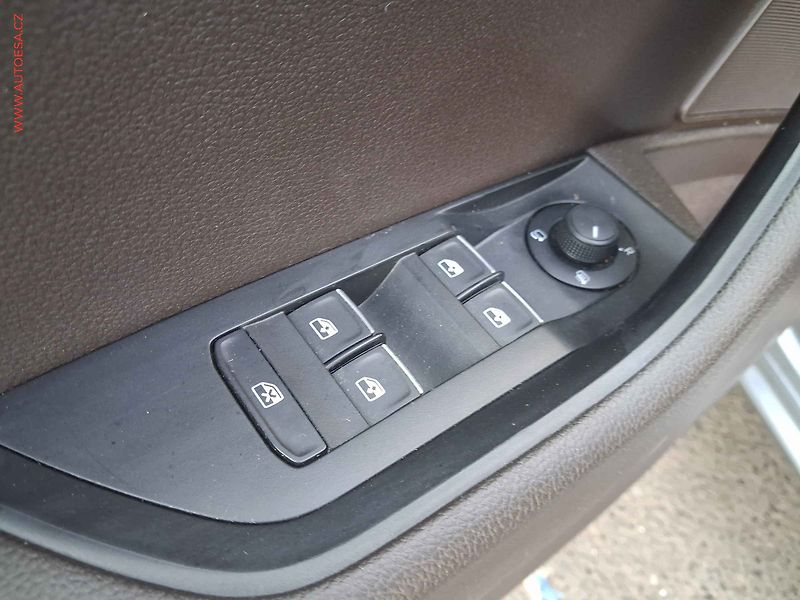 Škoda Superb (2016) 2.0TSI 4x4, ČR, DSG, navi - fotka 13 z 21