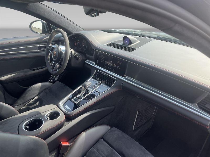 Porsche Panamera GTS - fotka 22 z 29