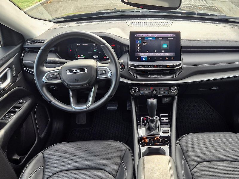 Jeep Compass 1,3   S - fotka 7 z 18