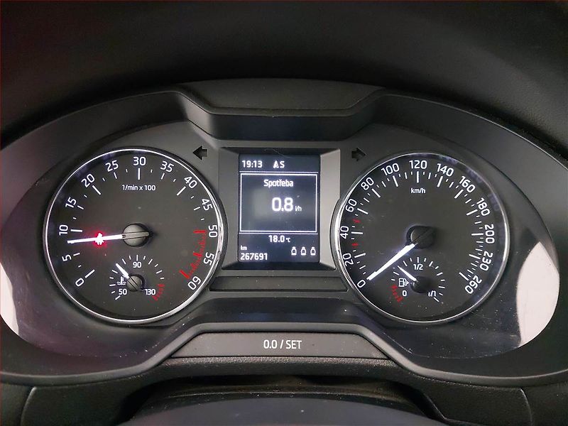 Škoda Octavia (2014) Greenline 1.6 TDI, Serv.kniha - fotka 11 z 19