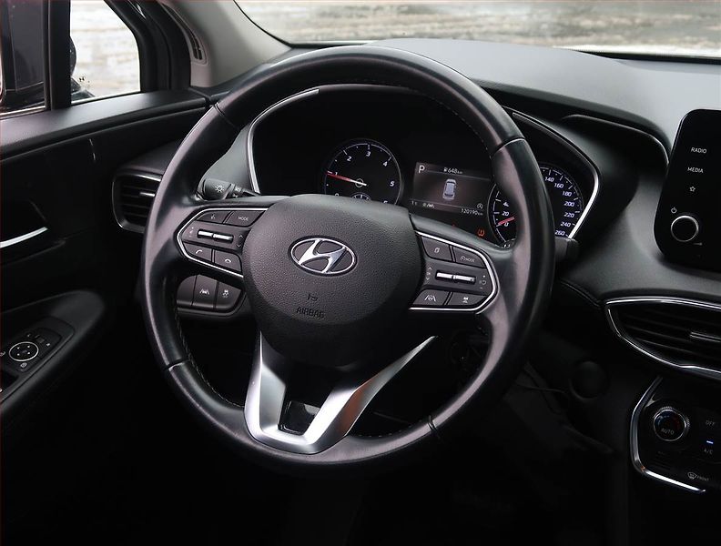 Hyundai Santa Fe (2023) 2.2 CRDi - fotka 17 z 20