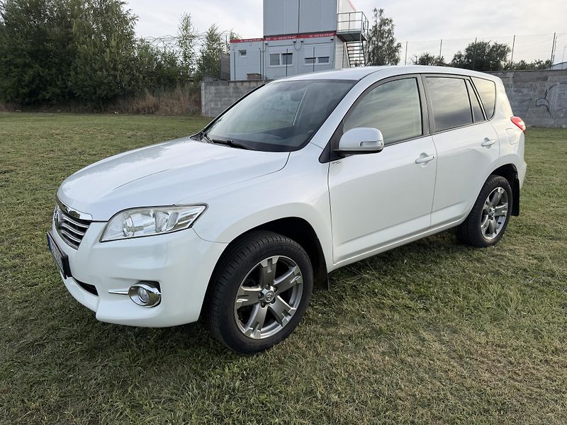 Toyota RAV4 2,0 VVTi  4x4  - fotka 4 z 29