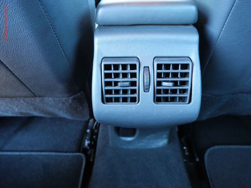 Renault Fluence (2013) 1.6i 16V, ČR, Techno - fotka 12 z 19