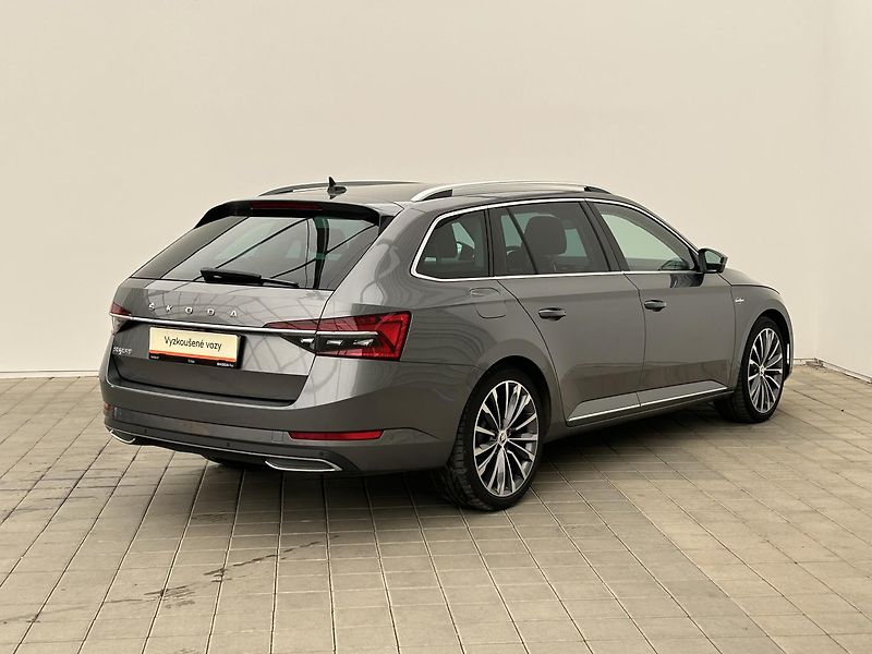 Škoda Superb 2.0 TDI L & K - fotka 2 z 35