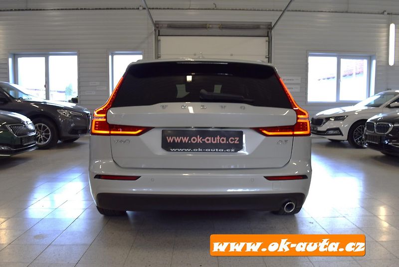 Volvo V60 2.0 D PRAV.SERVIS AUTOMAT 2020 - fotka 5 z 61