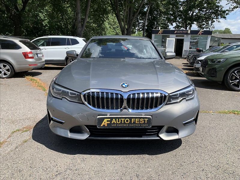 BMW Řada 3 2,0 330e INDIVIDUAL,1.MAJ,ČR - fotka 2 z 27