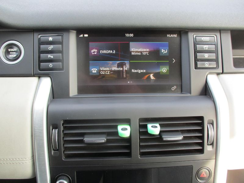 Land Rover Discovery Sport 2.0 TD4 110kW 4x4 koupeno CZ - fotka 14 z 42
