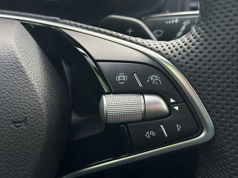 Škoda Karoq 2.0TDi 4x4 DSG 150PS Sportline - fotka 22 z 48