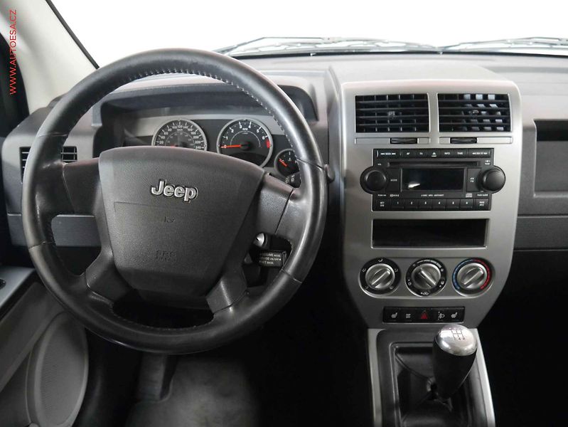 Jeep Compass (2007) 2.4i 4x4, AC, TZ - fotka 11 z 16