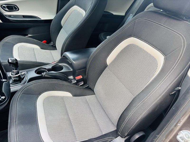 Kia Ceed (2014) 1.6 GDI, 99kW, ČR - fotka 10 z 18