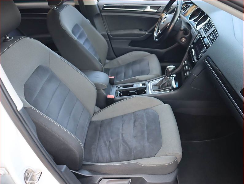 Volkswagen Golf (2015) Highline 1.6 TDI, Automat - fotka 9 z 19