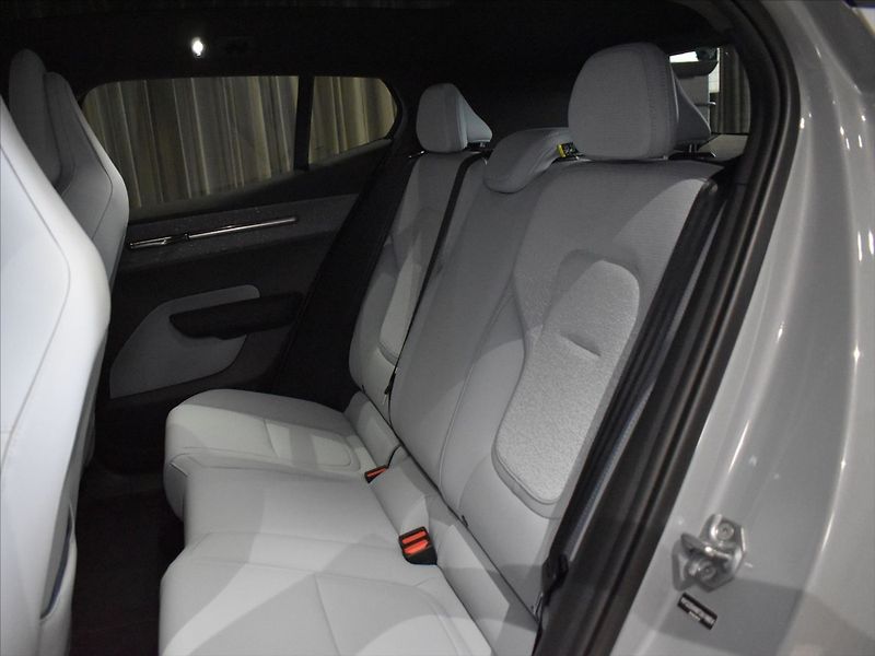 Volvo EX30 0,0 Ultra Twin preformance - fotka 9 z 20