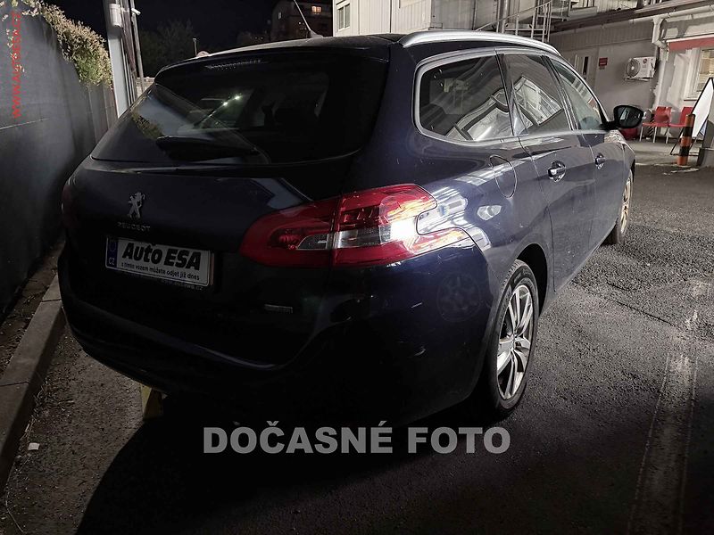 Peugeot 308 (2015) 1.6 HDi, 1.maj, autoAC - fotka 2 z 3