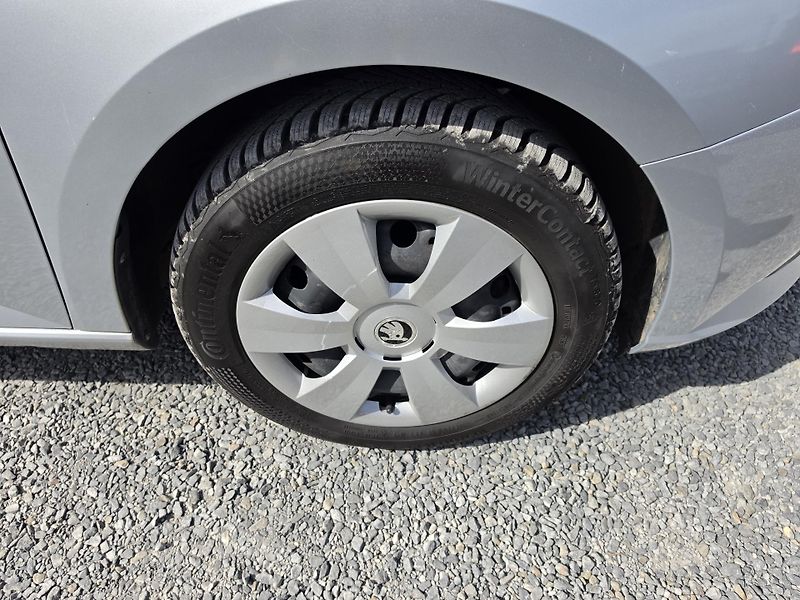 Škoda Fabia 1.2 TSI 81KW Park Senzor Led - fotka 5 z 12