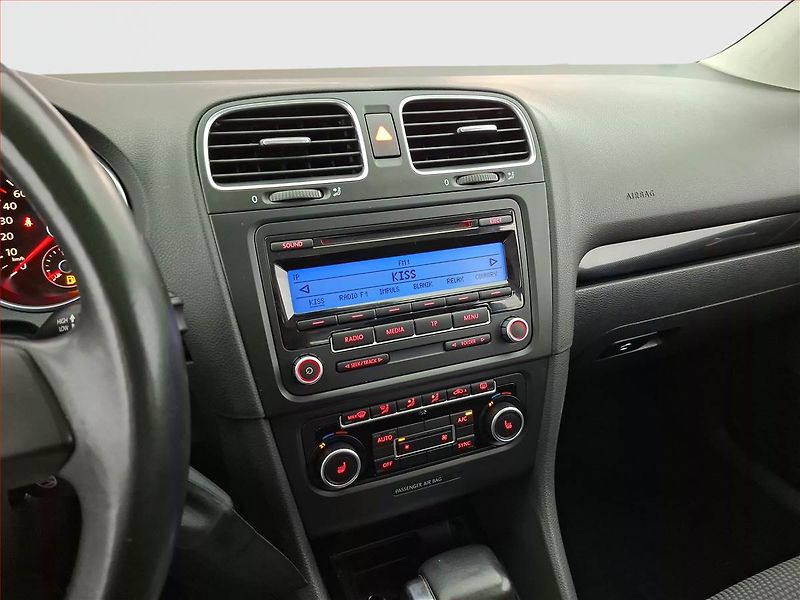 Volkswagen Golf (2009) 1.4 TSI, Automat, Serv.kniha - fotka 12 z 16