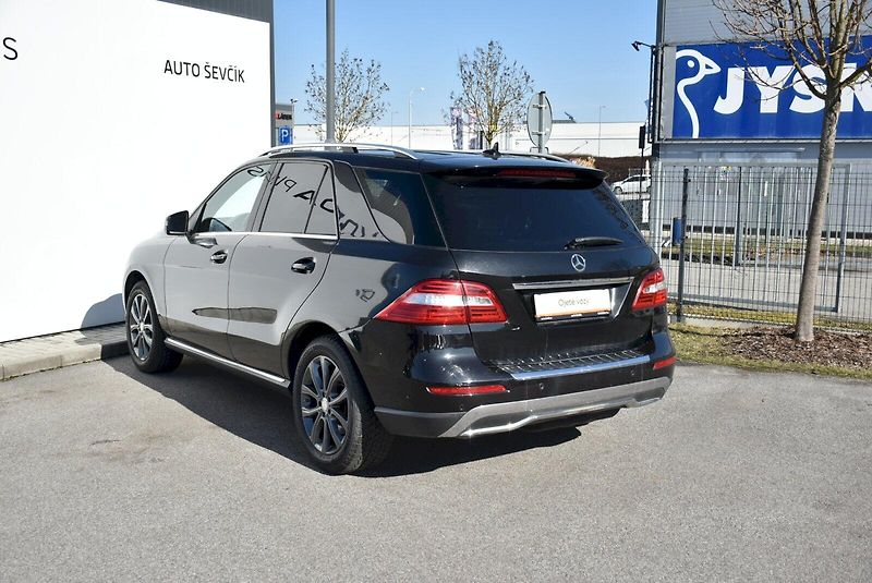 Mercedes-Benz Třídy M (2013) 3.0 Cdi 190kW 4x4 - fotka 11 z 31