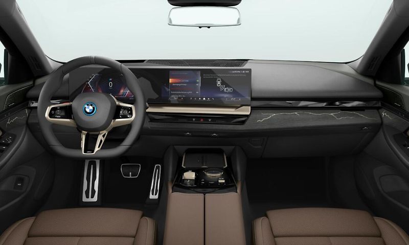 BMW i5 eDrive40 Sedan - fotka 2 z 4