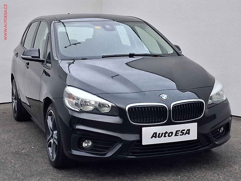 BMW Řada 2 (2017) 1.5T 218 i, Advantage, park - fotografie inzerátu