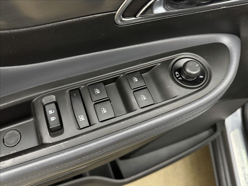 Opel Mokka 1,6 i COSMO KŮŽE VÝHŘEV KAMERA - fotka 23 z 32