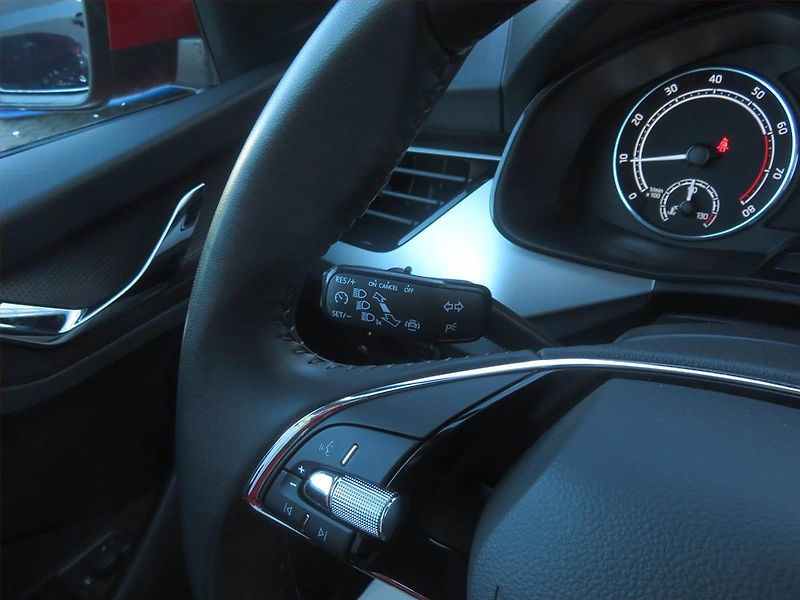 Škoda Scala (2023) Ambition 1.0 TSI, Tempomat - fotka 14 z 14