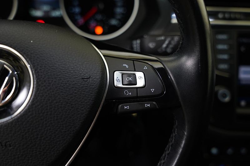 Volkswagen Tiguan - fotka 16 z 26