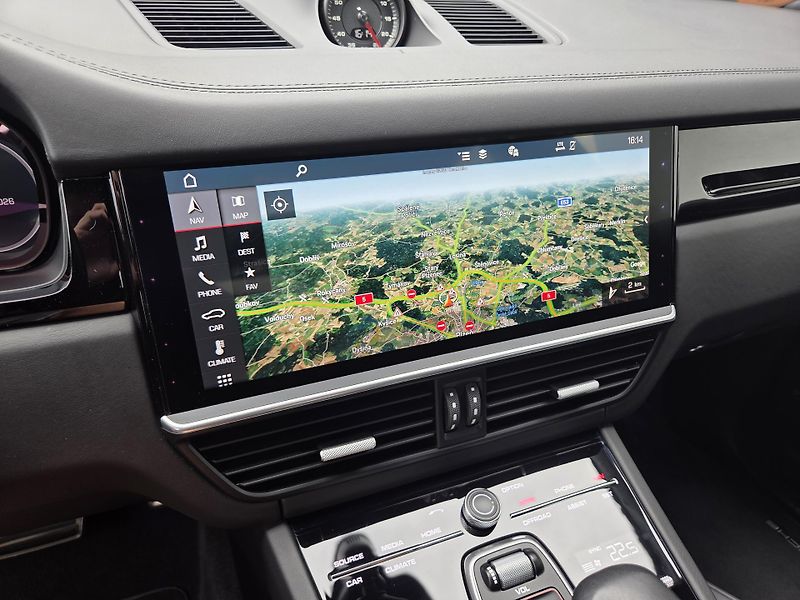 Porsche Cayenne TURBO 1maj ZÁRUKA 11/27 - fotka 25 z 49