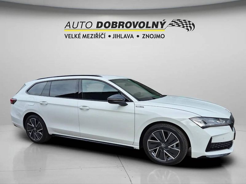 Škoda Superb Combi Sportline 2,0TDI 110kW D - fotka 4 z 20