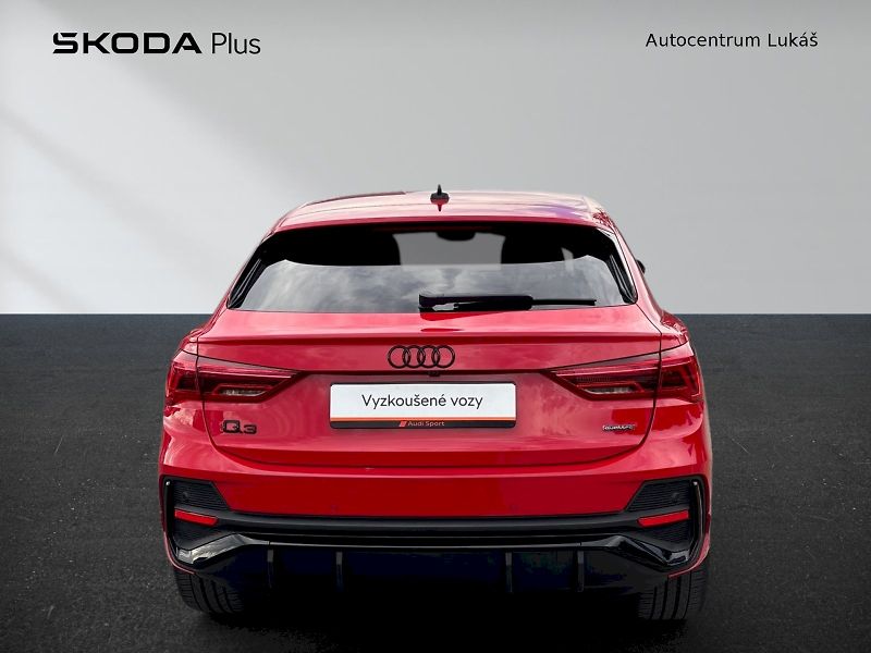 Audi Q3 (2021) Sportback S LINE 45 TFSI 180 K - fotka 15 z 28