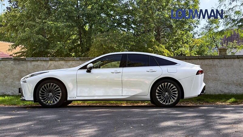 Toyota Mirai EXECUTIVE VIP BLACK - fotka 3 z 24
