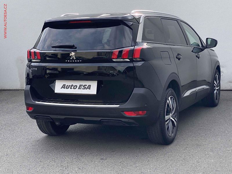 Peugeot 5008 (2018) 1.2 PT, Crossway - fotka 4 z 19