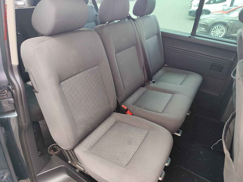 Volkswagen Caravelle (2008) 2.5TDi 8míst, AC, TZ, park - fotka 11 z 21