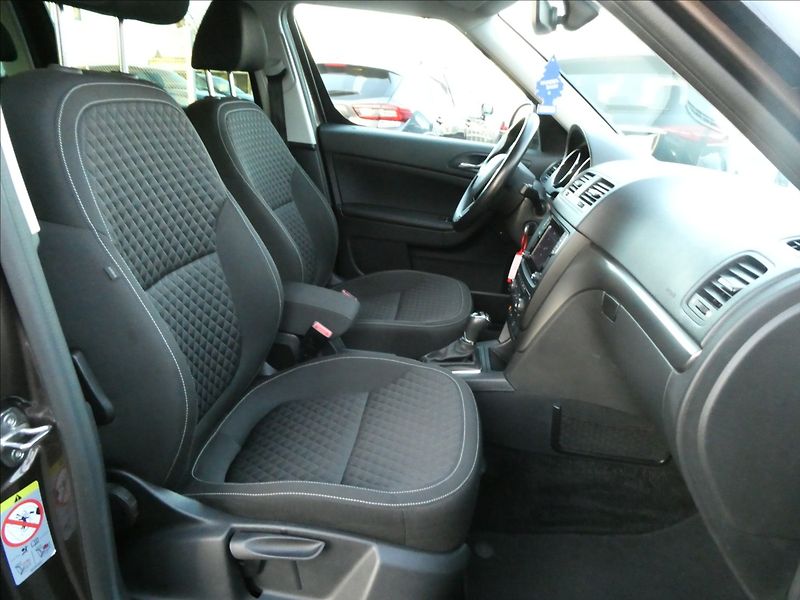 Škoda Yeti 1,2 TSi 81kW DSG Drive, xenony - fotka 20 z 41
