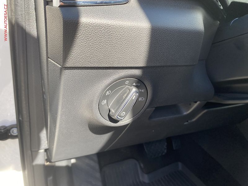 Škoda Karoq (2018) 2.0TDI 4x4, ČR, DSG, LED - fotka 14 z 19