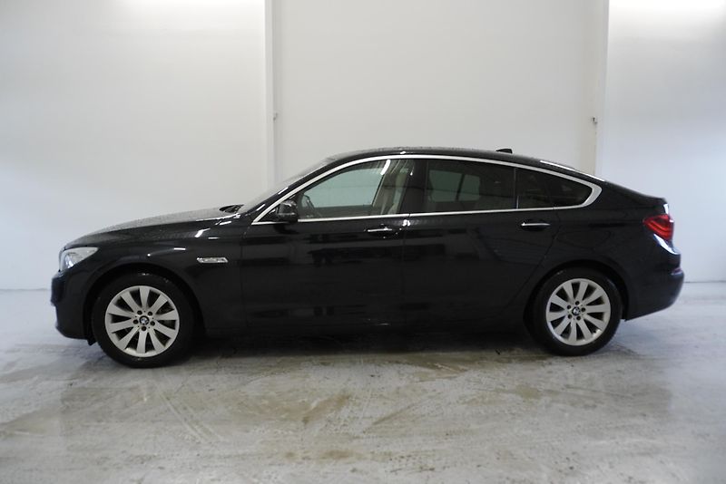 BMW Řada 5 (2014) 530D 190kW GRANTURISMO XDRIVE - fotka 10 z 32