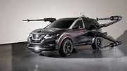 Nissan Rogue jako X-Wing.