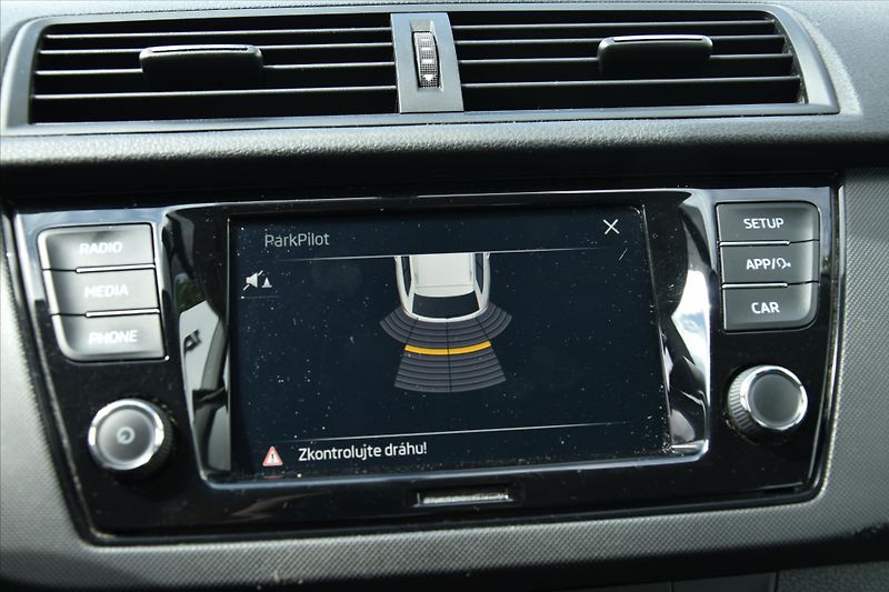 Škoda Fabia 1.0 TSI AMBITION TOUR DPH ČR - fotka 17 z 20