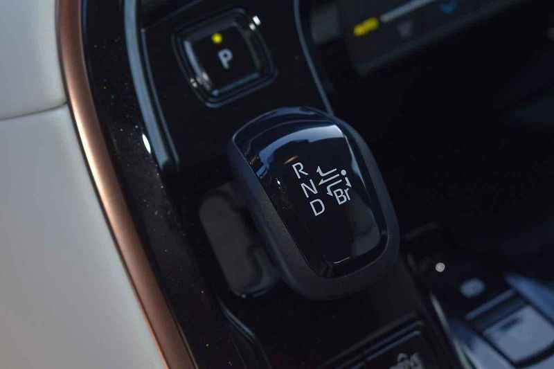Toyota Mirai je zatím na silnicích bílou vránou