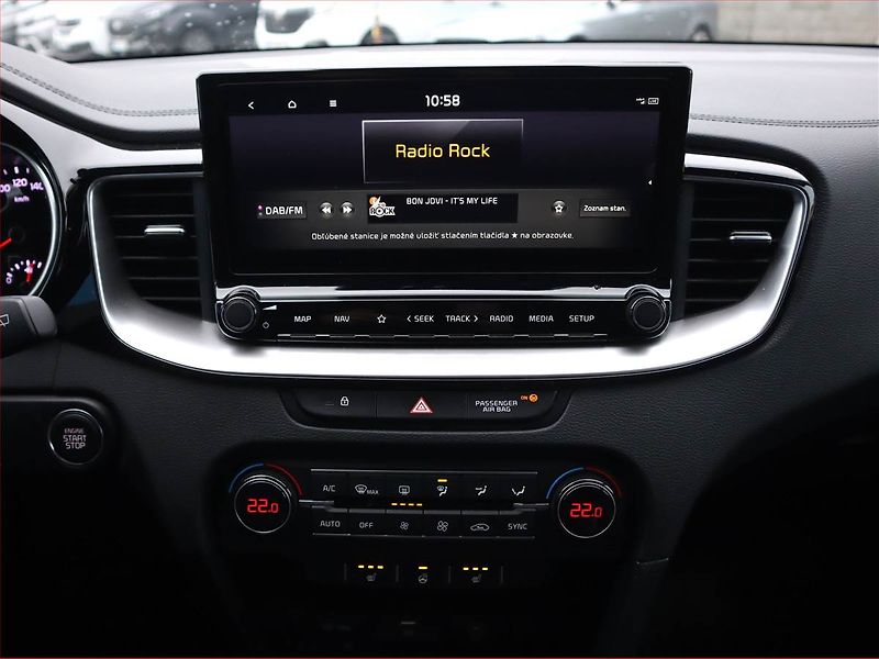 Kia Ceed (2025) 1.5 T-GDI - fotka 12 z 24