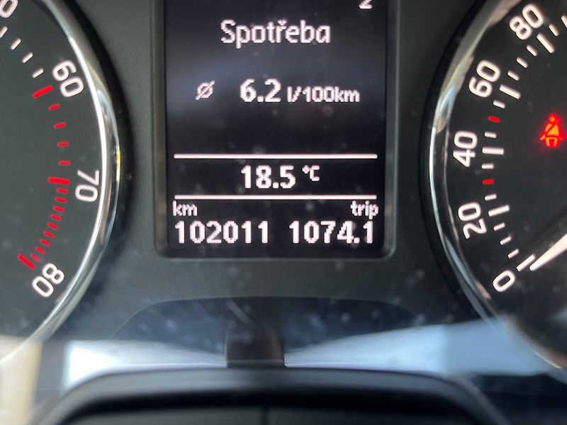 Škoda Rapid (2015) 1.2 TSi Top - fotka 14 z 20