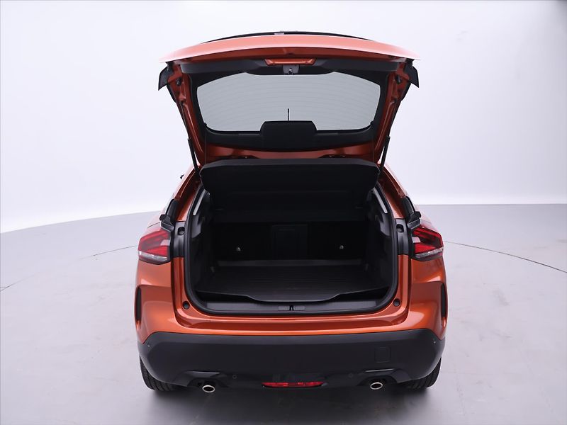 Citroën C4 1,2 PT 96kW Shine Aut Kůže HUD - fotka 9 z 38