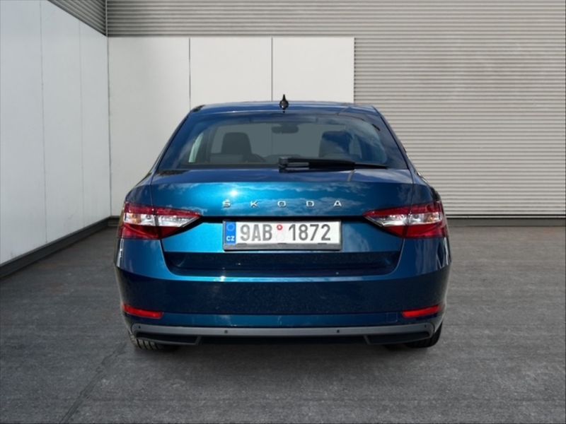 Škoda Superb 2,0 TDI 110 Ambition - fotka 5 z 11
