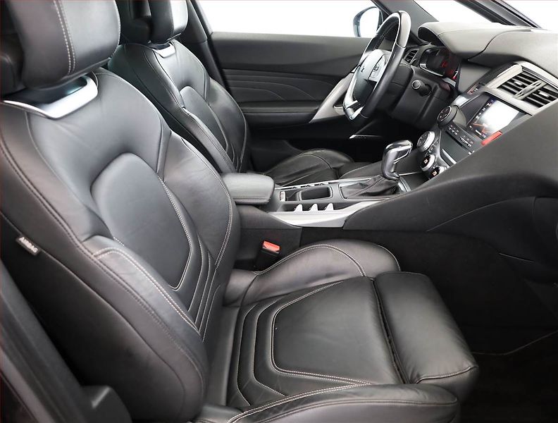 Citroën DS5 (2015) 2.0 BlueHDI, Automat, ČR,1.maj - fotka 7 z 21