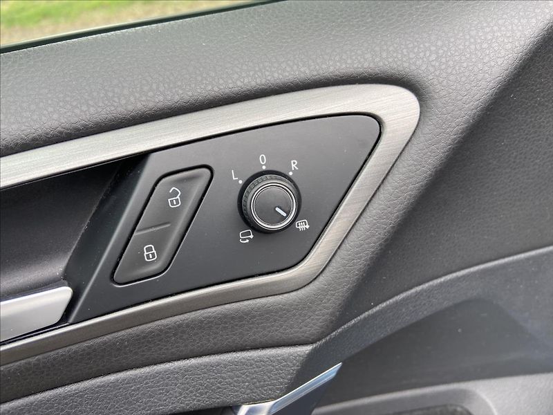 Volkswagen Golf 1,4 TSi REZERVACE  Serviska,Pa - fotka 13 z 50