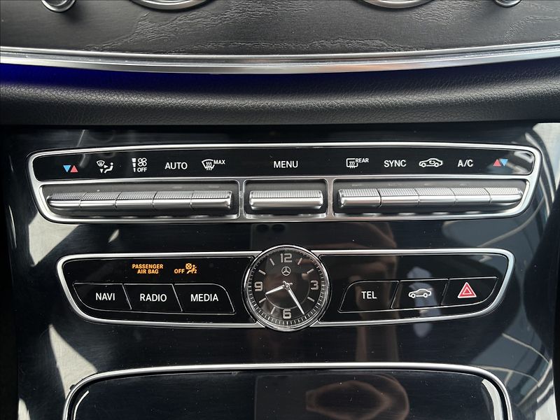 Mercedes-Benz Třídy E 3,0 E 350 d 4M ČR - fotka 15 z 20