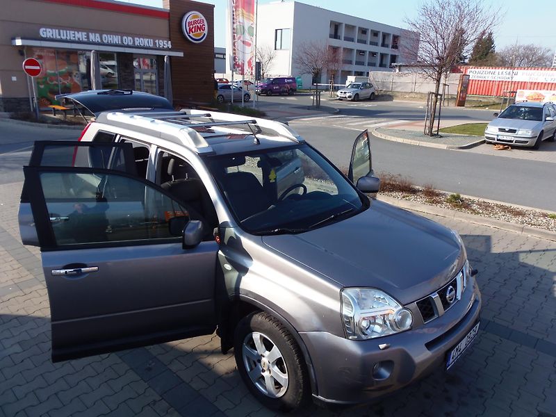 Nissan X-Trail (2010) 2.0 DCi 4x4 manuál ČR původ - fotka 15 z 23